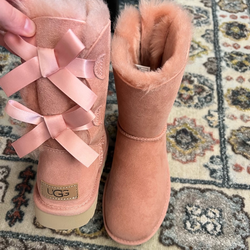 UGG- Brand New - Pink Bailey Boots - Size 6 ✨